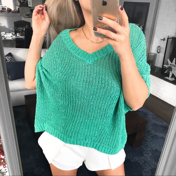 🍬 TOMMY BAHAMA AQUA ALOHA YARN VNECK LOOSE TOP! - Picture 2 of 16